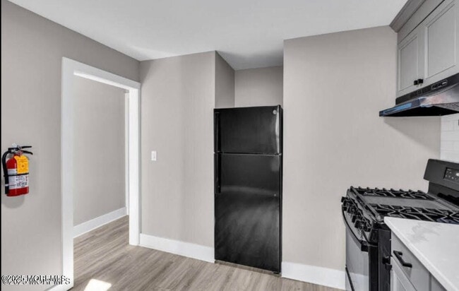 Building Photo - 700 Fifth Ave