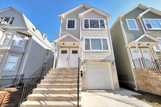 Building Photo - 126 N 15th St