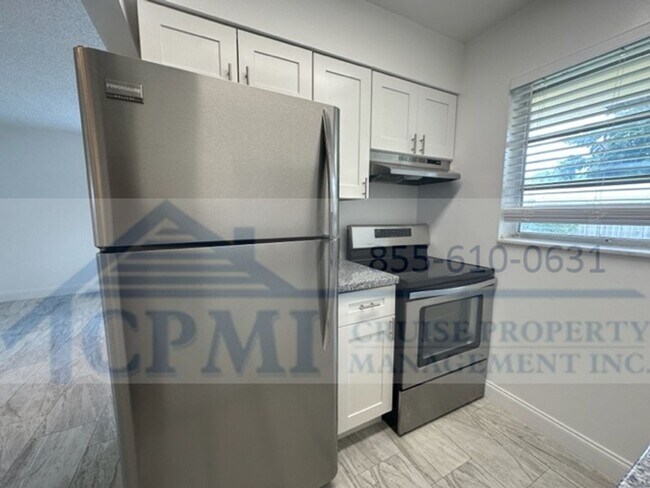 Interior Photo - 4875 - 4883 SW 65 Ave Davie, FL 33314