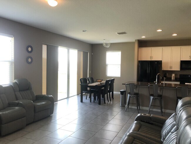 Building Photo - 234 Stonehaven Dr