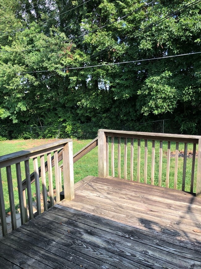 Building Photo - 1050 Scarlett Ln