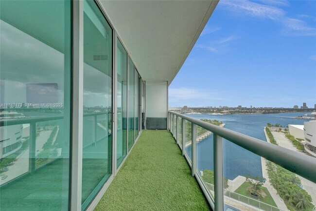 Building Photo - 888 Biscayne Blvd