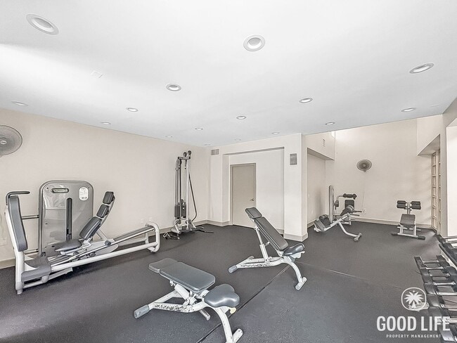 Building Photo - Charming 1-Bed/1-Bath in San Diego Featuri...