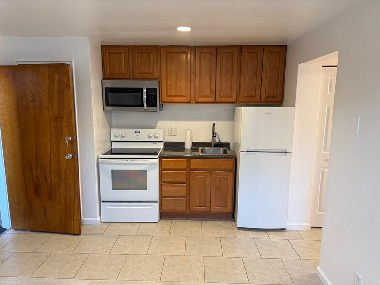 Building Photo - 3313 Camvic Ter