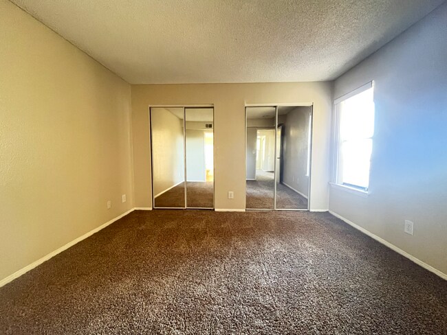 Building Photo - 10655 Lemon Ave