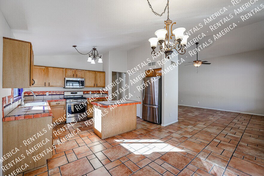 Building Photo - 5375 N 87th Ave