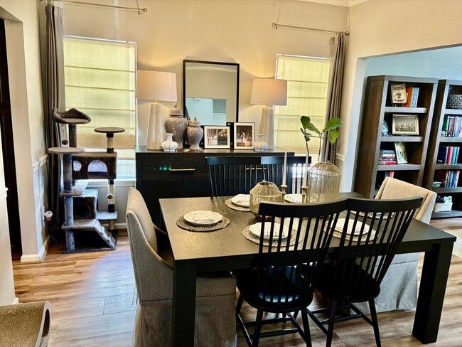 Building Photo - 3 bedroom/2.5 bathroom- Lake Cambridge- Kiln Creek