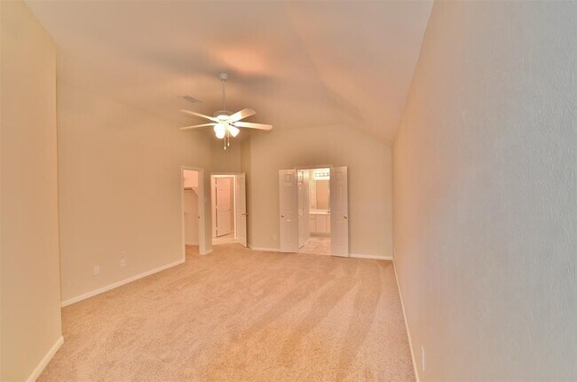 Building Photo - 10 Cypress Bayou Ct