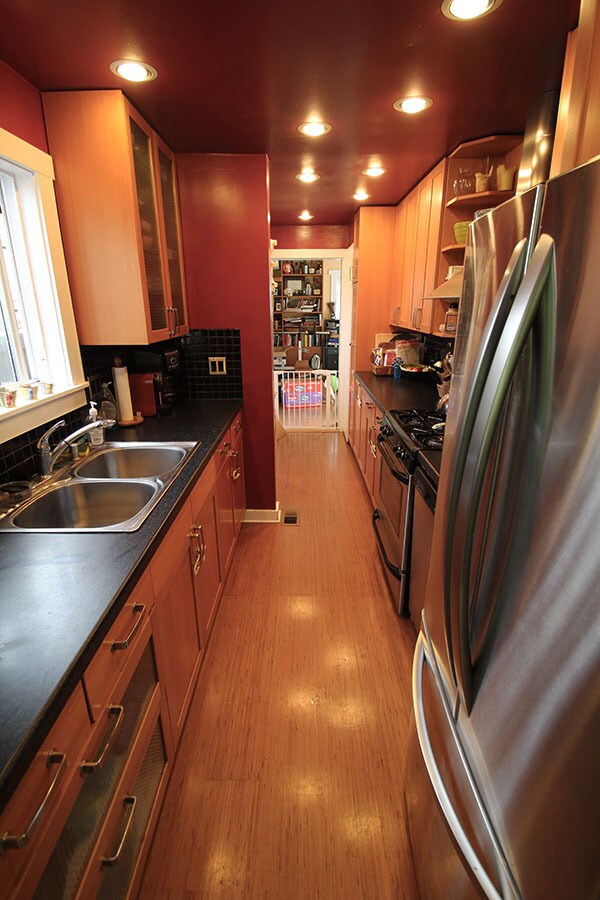 Building Photo - RENOVATED 3 BEDROOM SEATTLE HOME FOR RENT W LARGE, PRIVATE CORNER LOT!