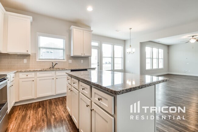 Building Photo - 4153 Bella View Dr