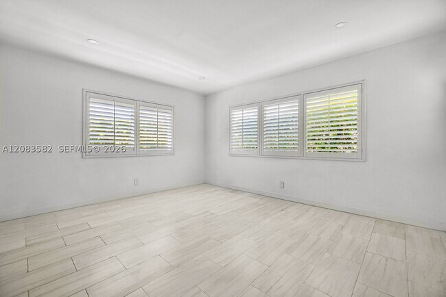 Building Photo - 3909 US-1