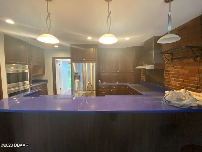 Building Photo - 1 Arrowhead Dr