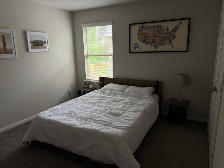 Building Photo - 27094 Grey Fox Run