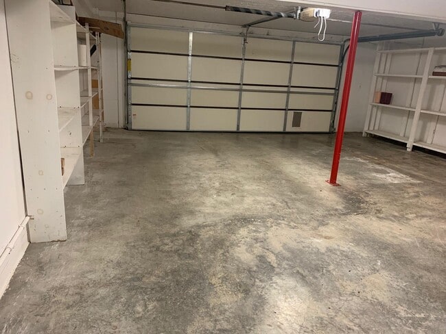 Building Photo - 3505 Lakeside Ct