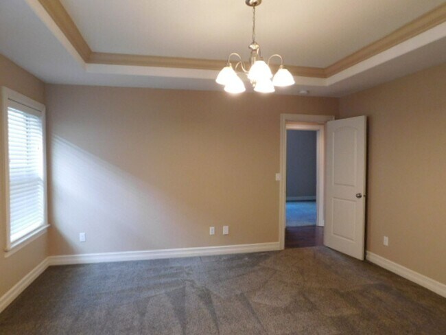 Building Photo - 3Bd/2Ba Single Story House - Available to View!