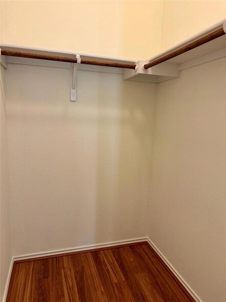 Building Photo - 408 Wolf Creek Way