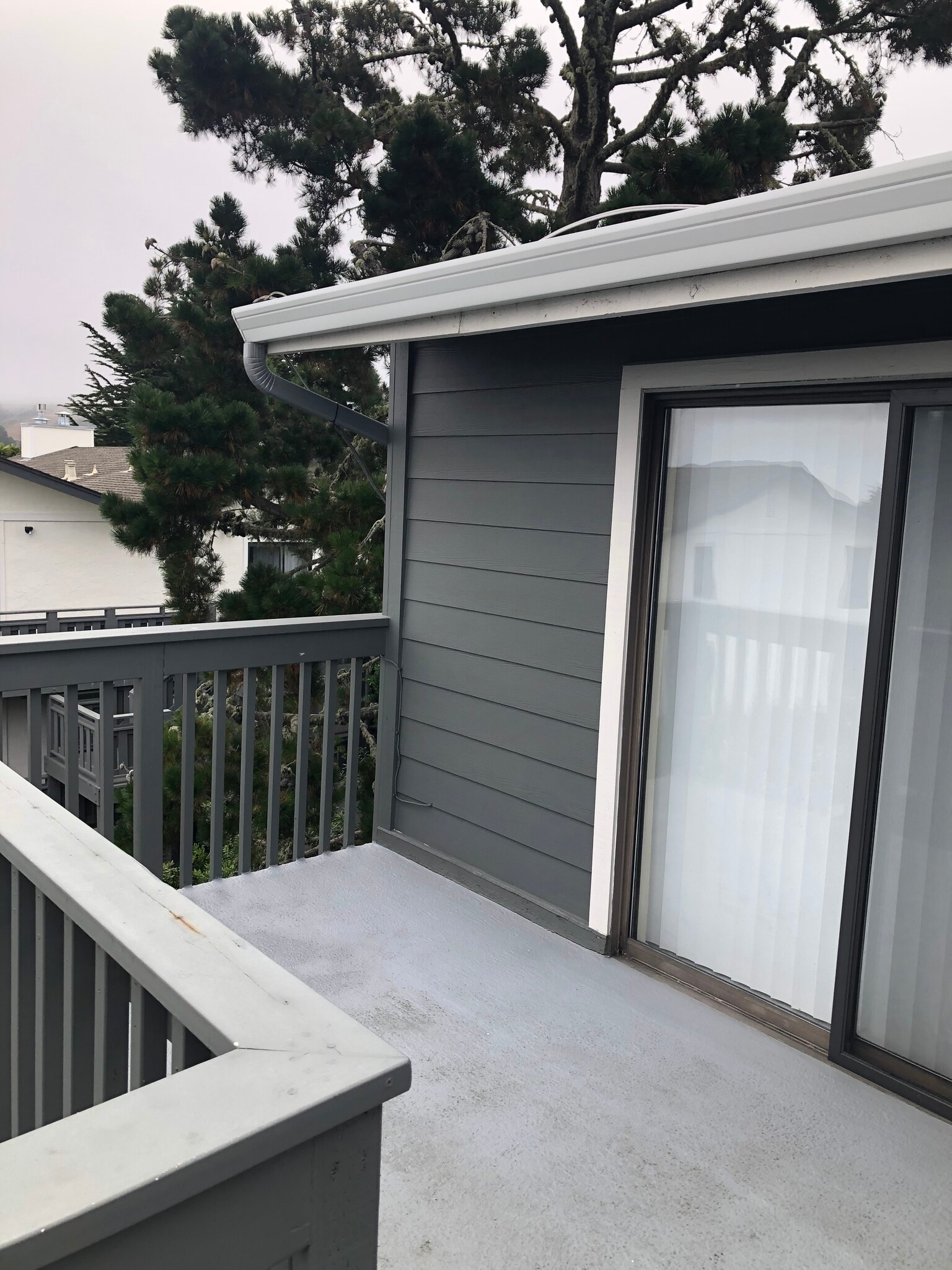 Top floor west facing bedroom deck - 445 Willow Ave