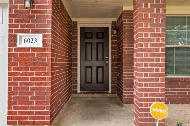 Building Photo - 6023 Barany Ct
