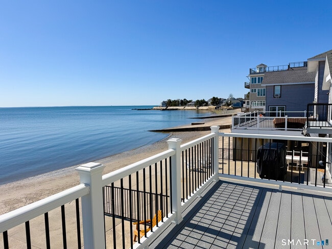 Building Photo - 18 Field Ct