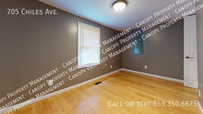 Building Photo - 705 Chiles Ave