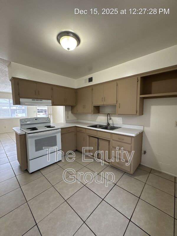 Building Photo - 514 S Bridge St