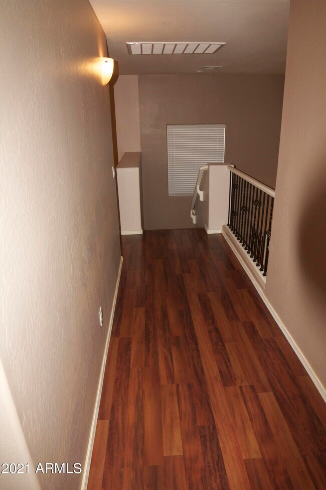 Building Photo - 2732 E Canyon Creek Dr