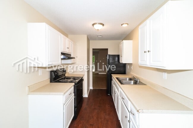 Building Photo - 4855 Royal Run Dr