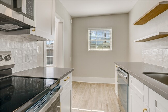 Building Photo - 4314 Bell St