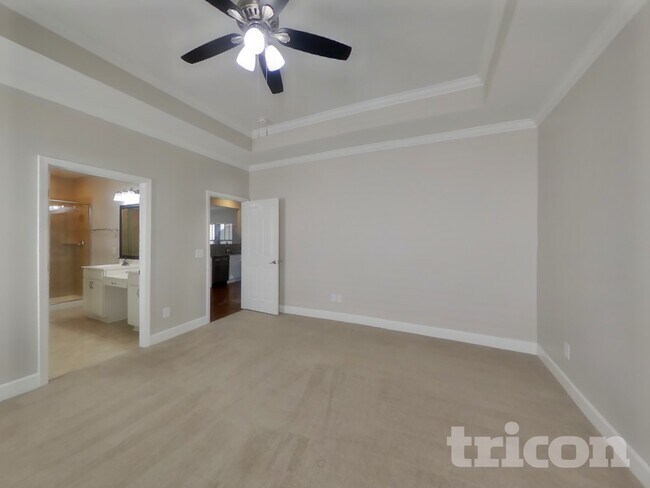 Building Photo - 508 Pleasant St