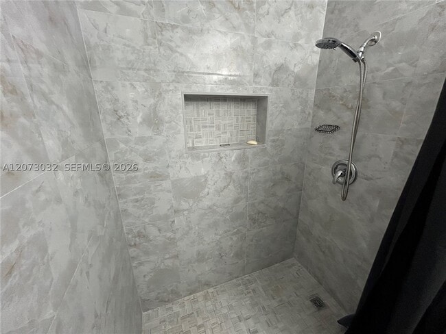 Building Photo - 571 SW 29th Ave