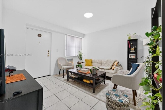 Building Photo - 199 SW 12th Ave