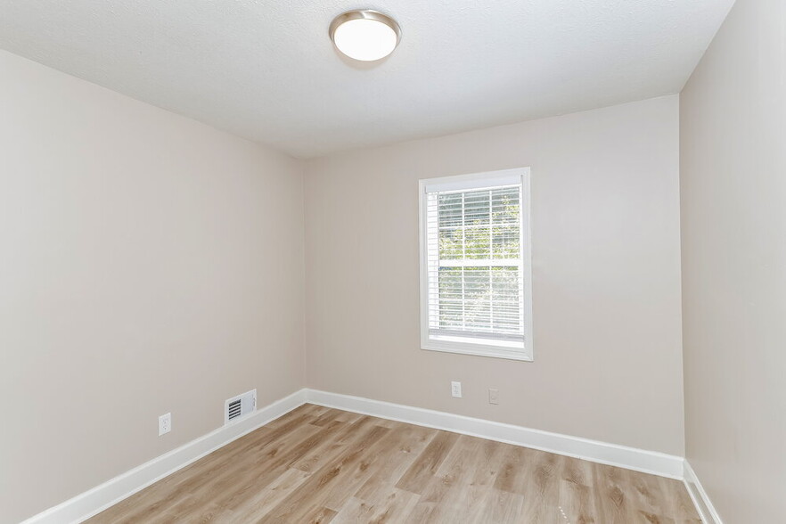 Building Photo - 2995 Creel Rd
