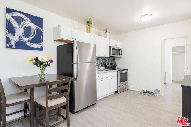Primary Photo - 356 W 90th St