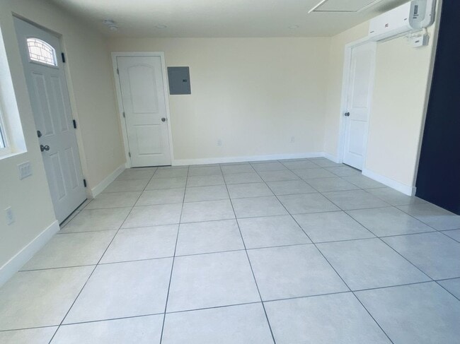 Building Photo - 2558 Lullaby Ln