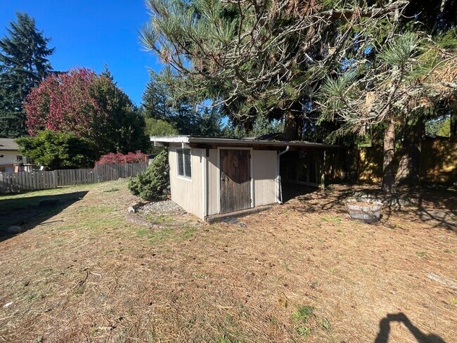 Building Photo - Spacious 3-Bedroom Home with Large Deck