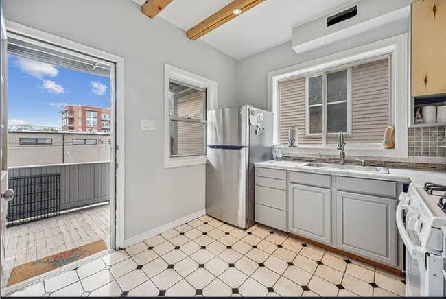 Building Photo - 4833 N Ashland Ave