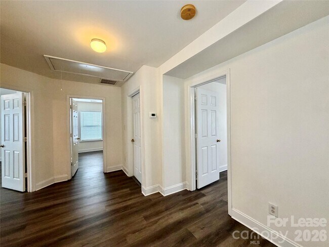 Building Photo - 12331 Cumberland Cove Dr