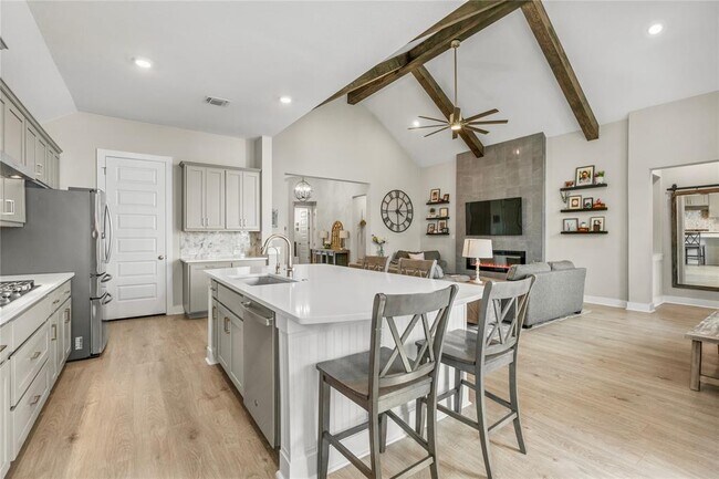 Building Photo - 533 Mallow Rd