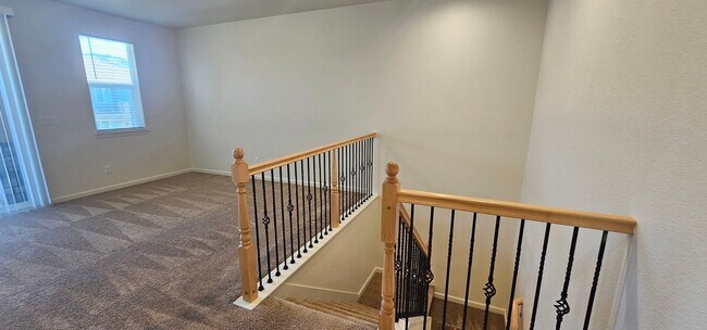 Building Photo - Arbor Villa Town House - Pet on Approval