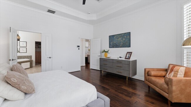 Building Photo - 14 Whispering Thicket Pl