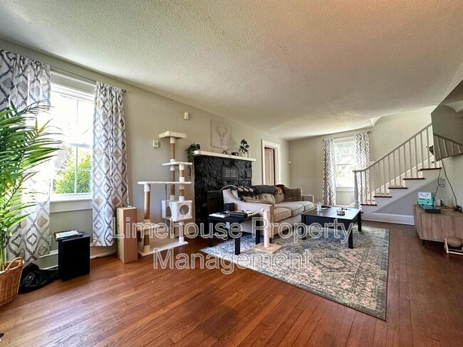 Building Photo - 8577 Granby St