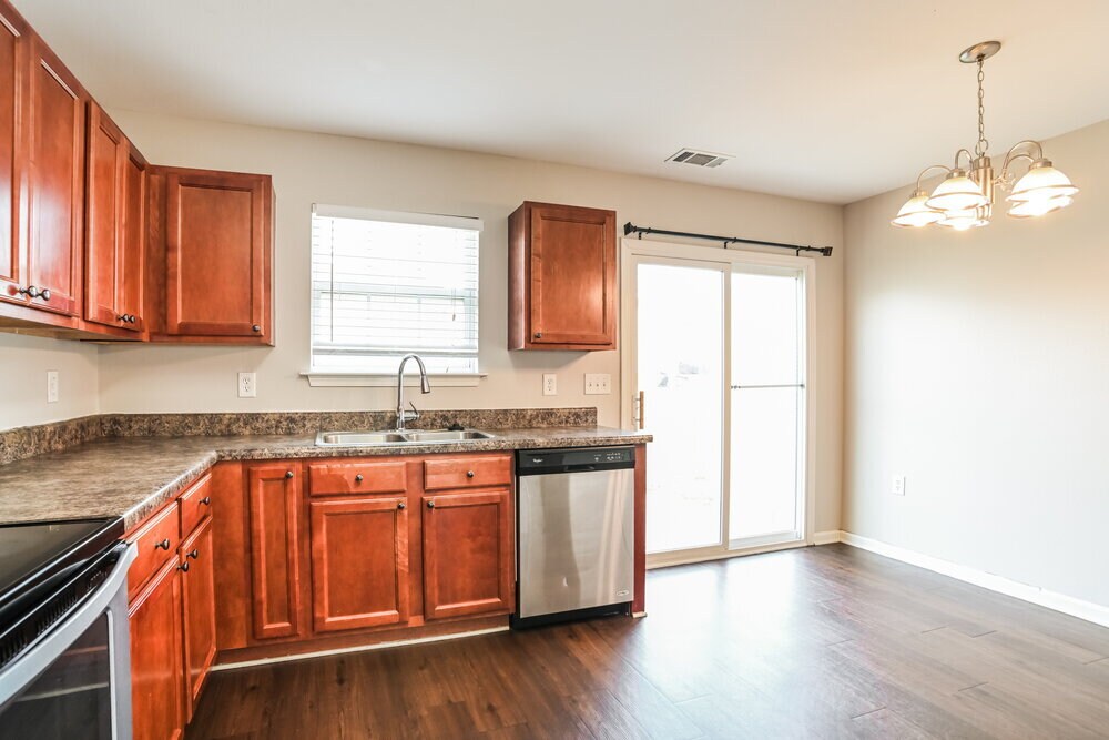 Building Photo - 3609 Shallow Oak Ct