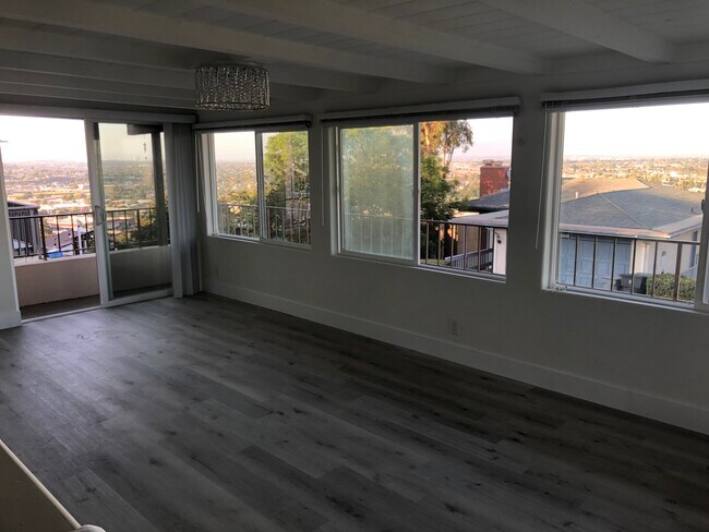 Living Room with great views - 4202 Mesa St
