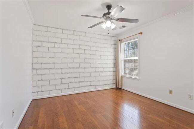 Building Photo - 133 Parkstone Way