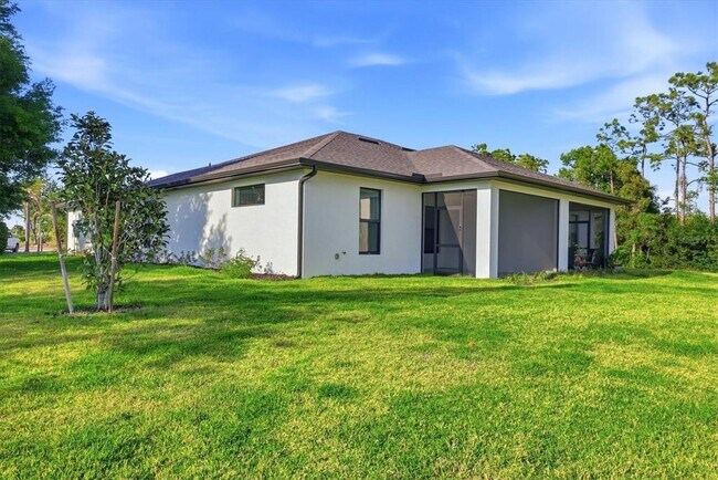 Building Photo - 7361 S Plum Tree