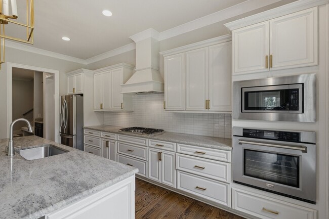 Building Photo - 3452 Stagecoach Dr