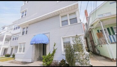 Building Photo - Studio, 1 bathroom apartment ready for mov...