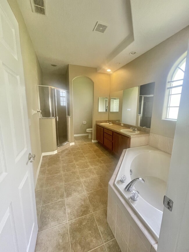 Building Photo - 2801 Eagles Roost Cir