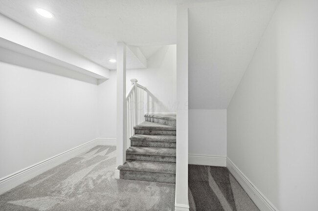 Building Photo - 8661 Craigston Ct