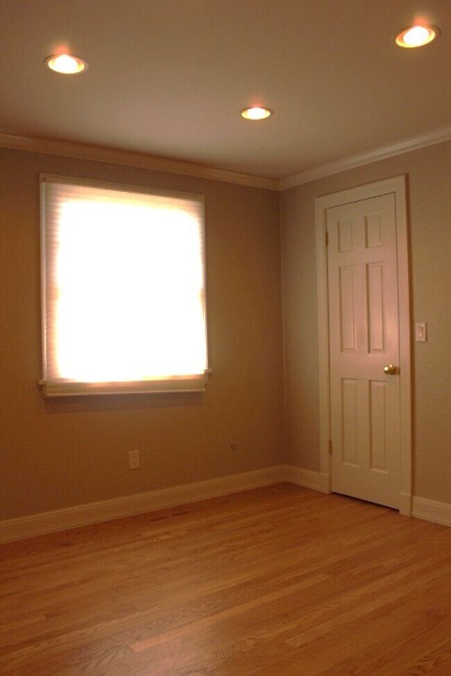 Building Photo - Gorgeous 2 Story Home in Columbine West!